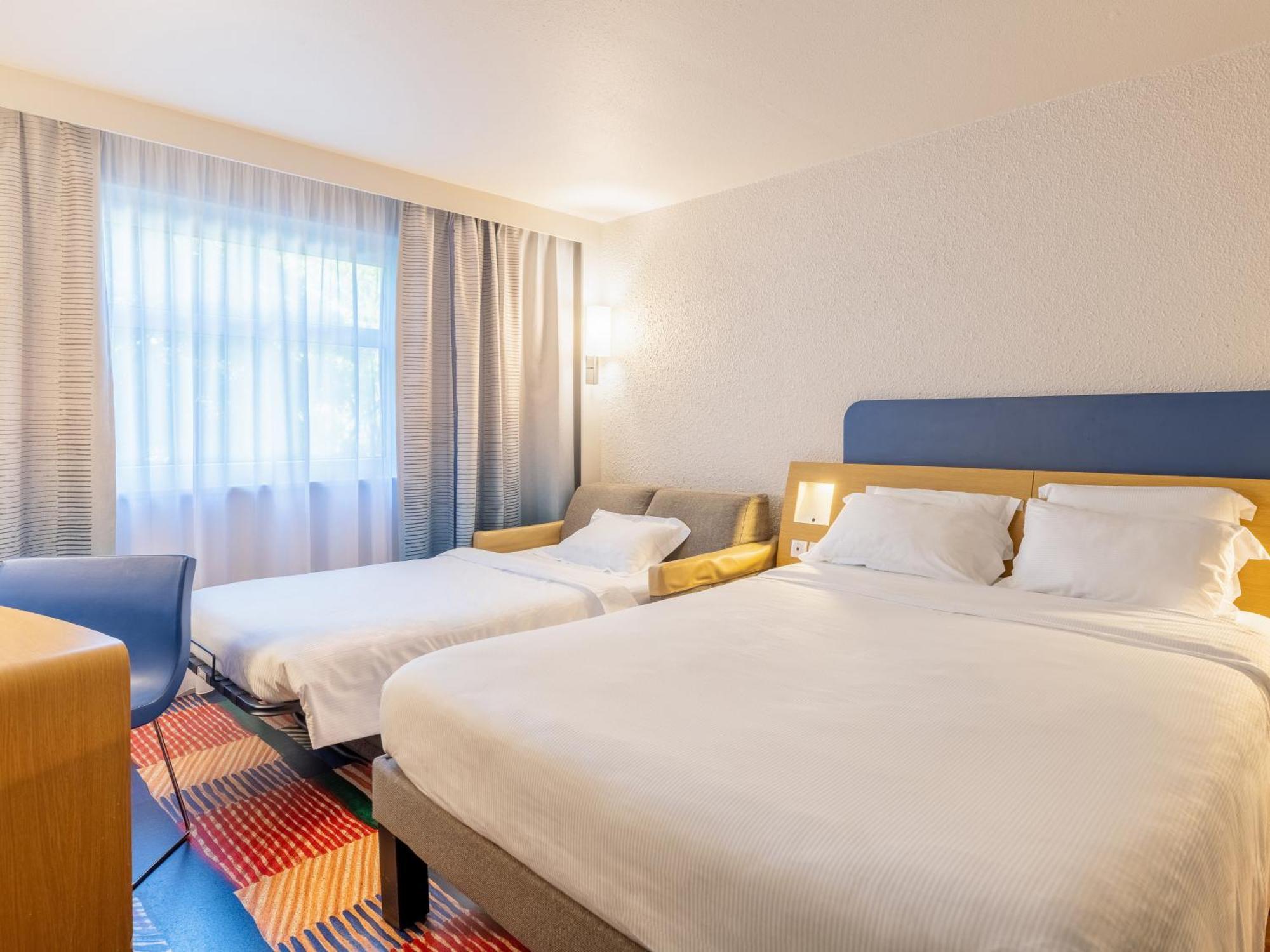 B&B Hotel Lyon Nord 4 Etoiles ダルディリー 部屋 写真